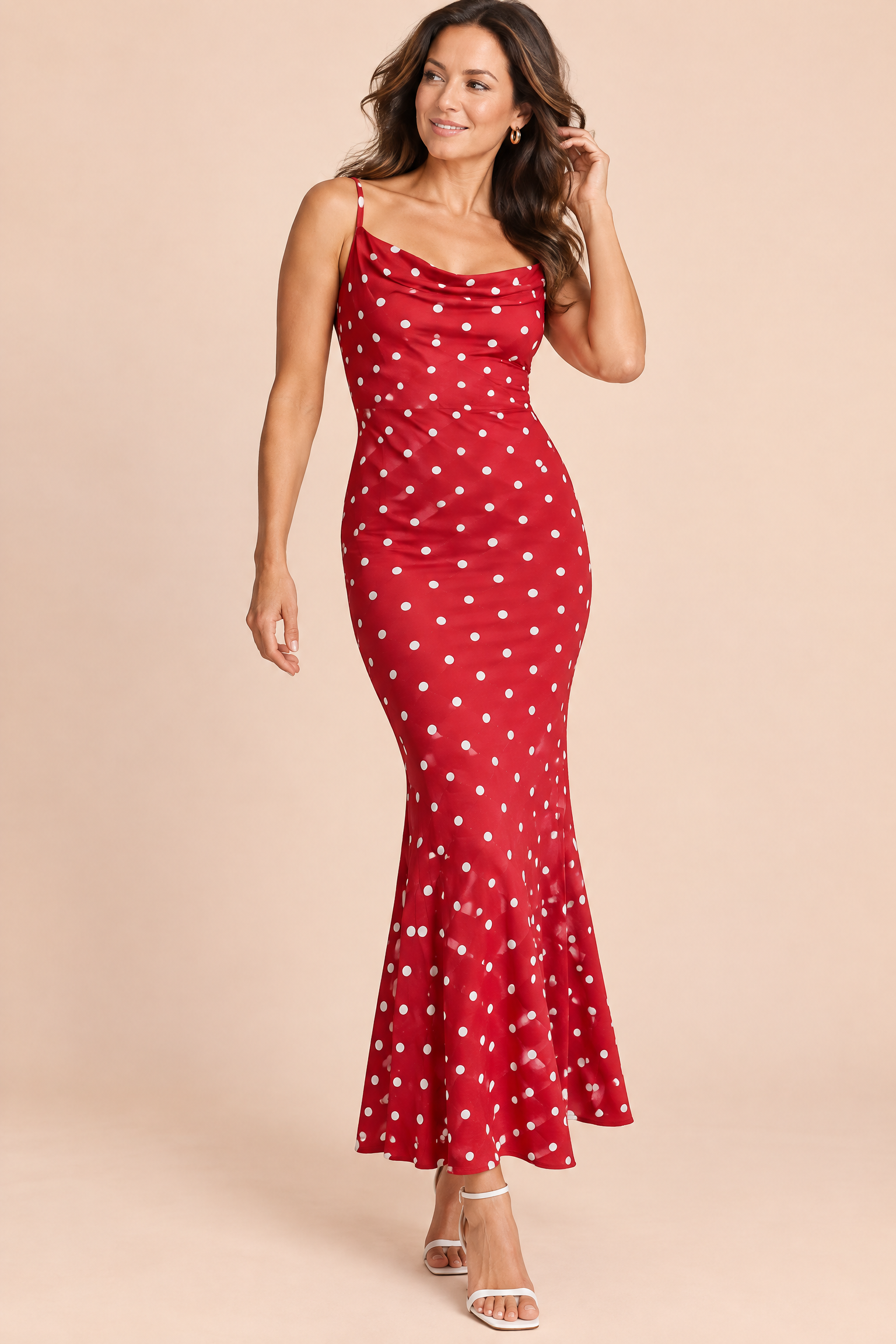 Robe longue sirène rouge à pois et encolure drapée | Vue de face | Lounelle Paris
