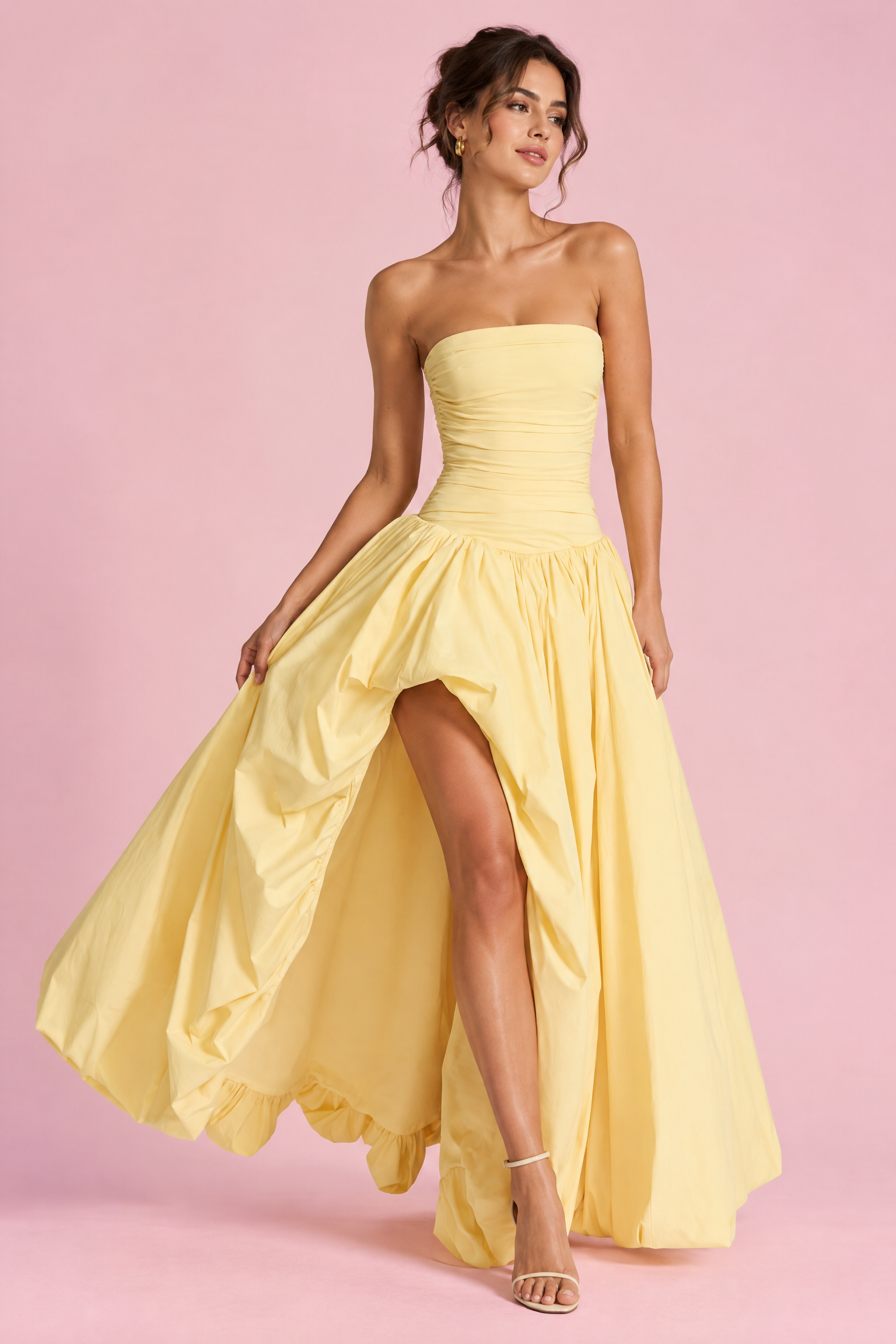 Robe longue jaune froncée sans bretelles | Vue de face | Lounelle Paris