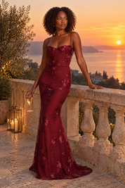 Robe longue bordeaux à broderies florales | Deuxième photo lifestyle | Lounelle Paris