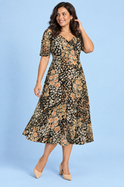 Robe longue noire à col V | Porté sur une autre silhouette | Lounelle Paris