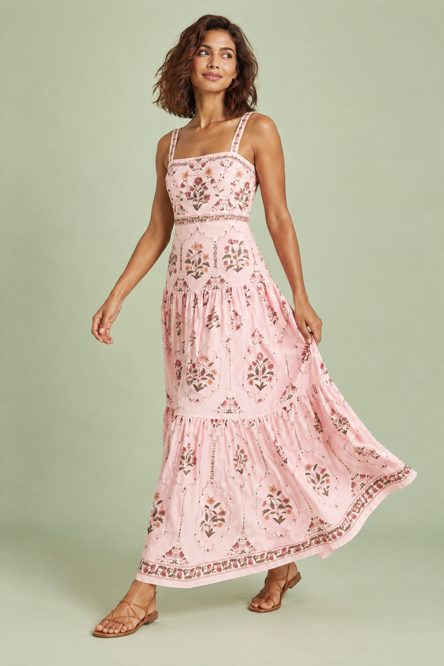 Robe longue rose fleurie à volants | Vue en mouvement | Lounelle Paris