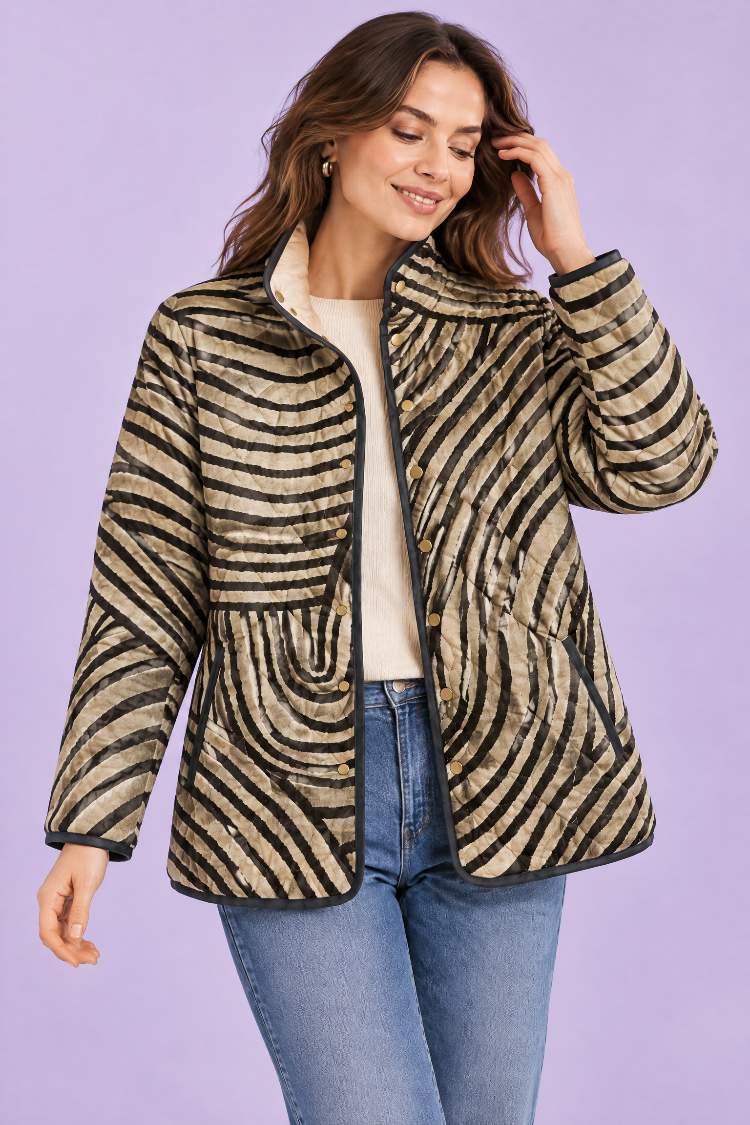 Veste matelassée beige à col montant | Vue rapprochée | Lounelle Paris