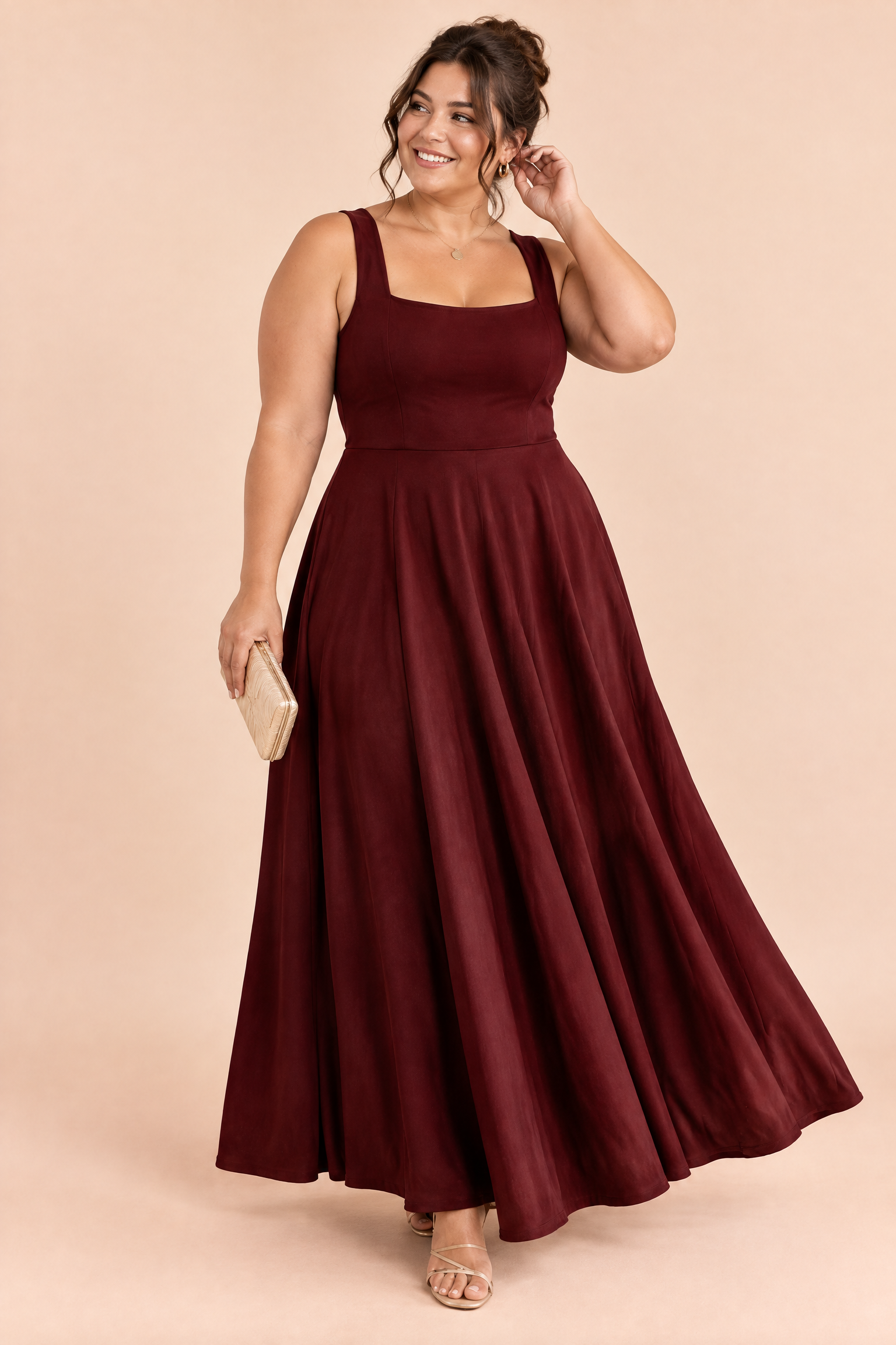 Robe midi bordeaux à encolure cœur | Porté sur une silhouette plus ronde | Lounelle Paris