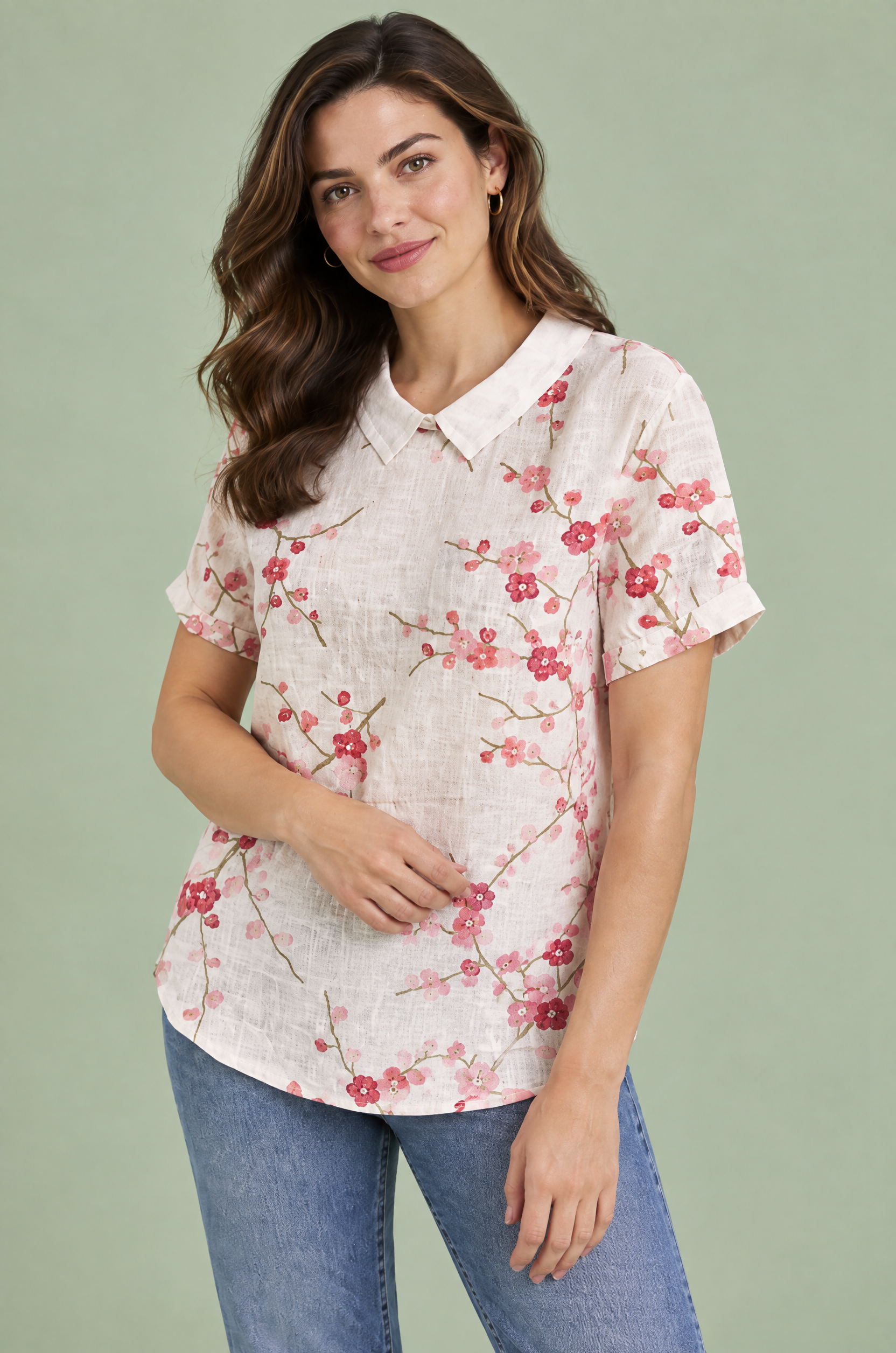 T-shirt écru à imprimé floral et col | Vue rapprochée | Lounelle Paris
