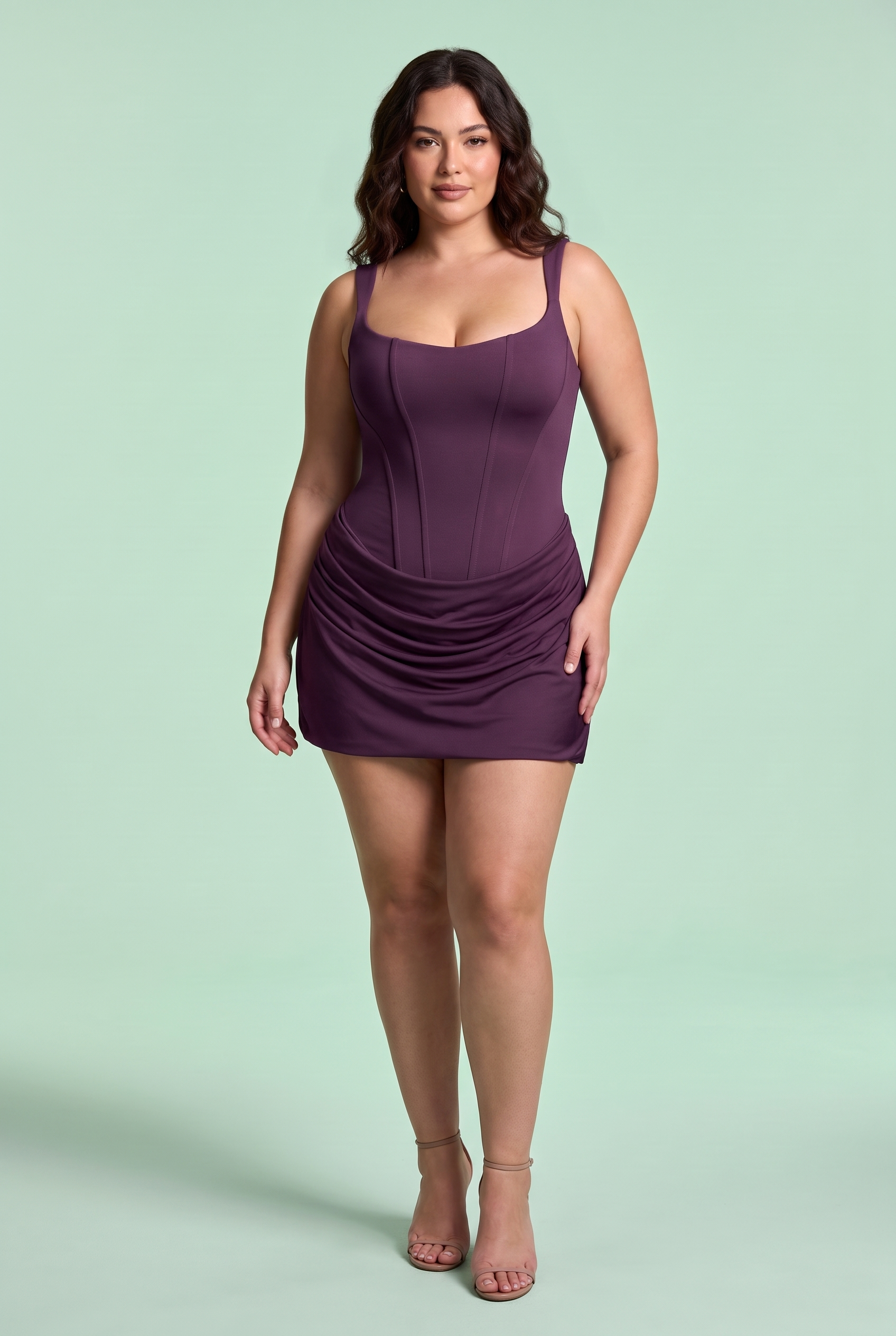Robe corset violette à fronces | Porté sur une silhouette plus ronde | Lounelle Paris