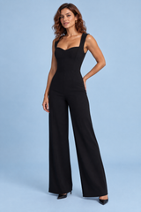 Sort jumpsuit med sweetheart-udskæring