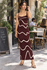 Robe longue rayée dos nu bordeaux | Photo lifestyle | Lounelle Paris