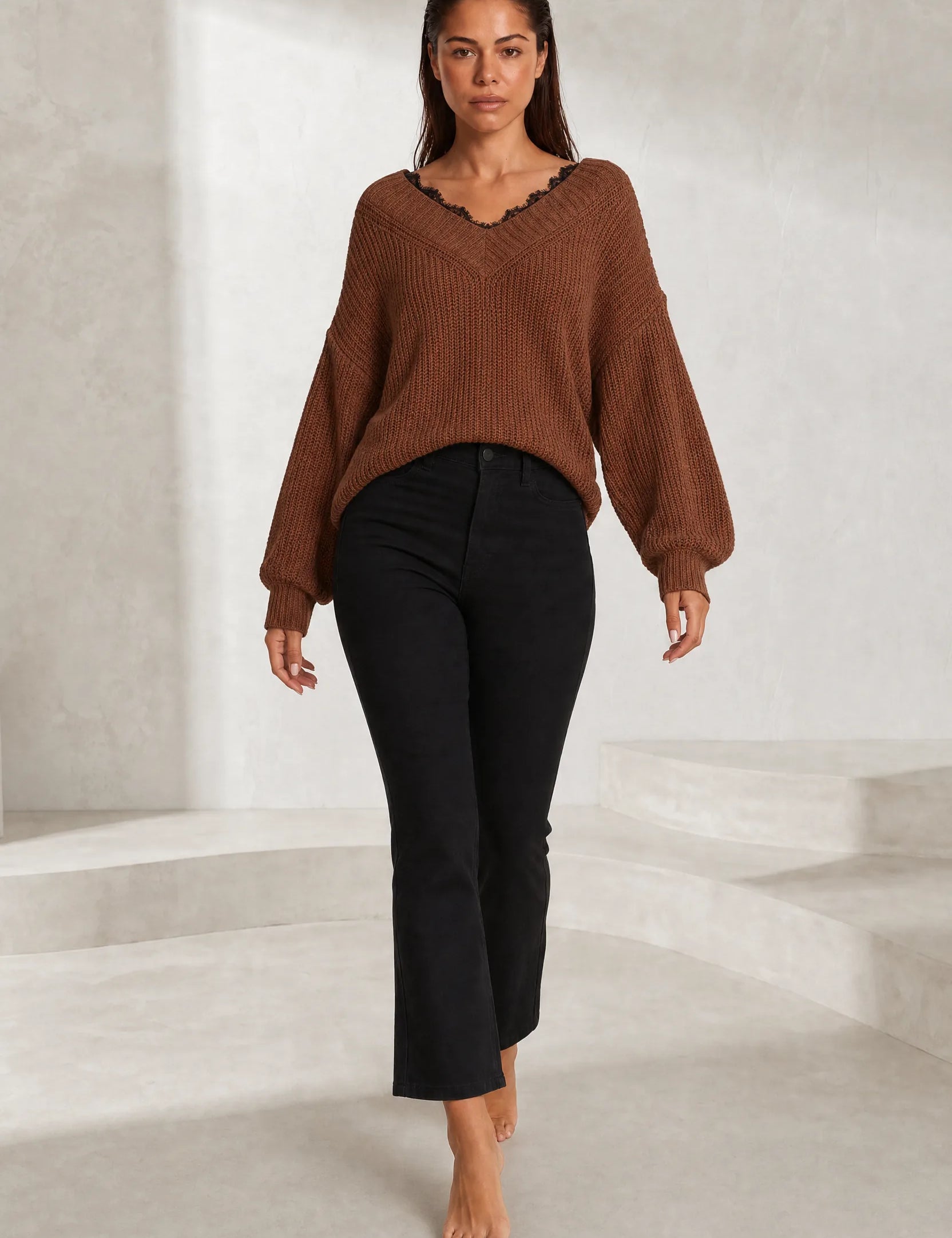 Pull col V à dentelle | Lounelle Paris