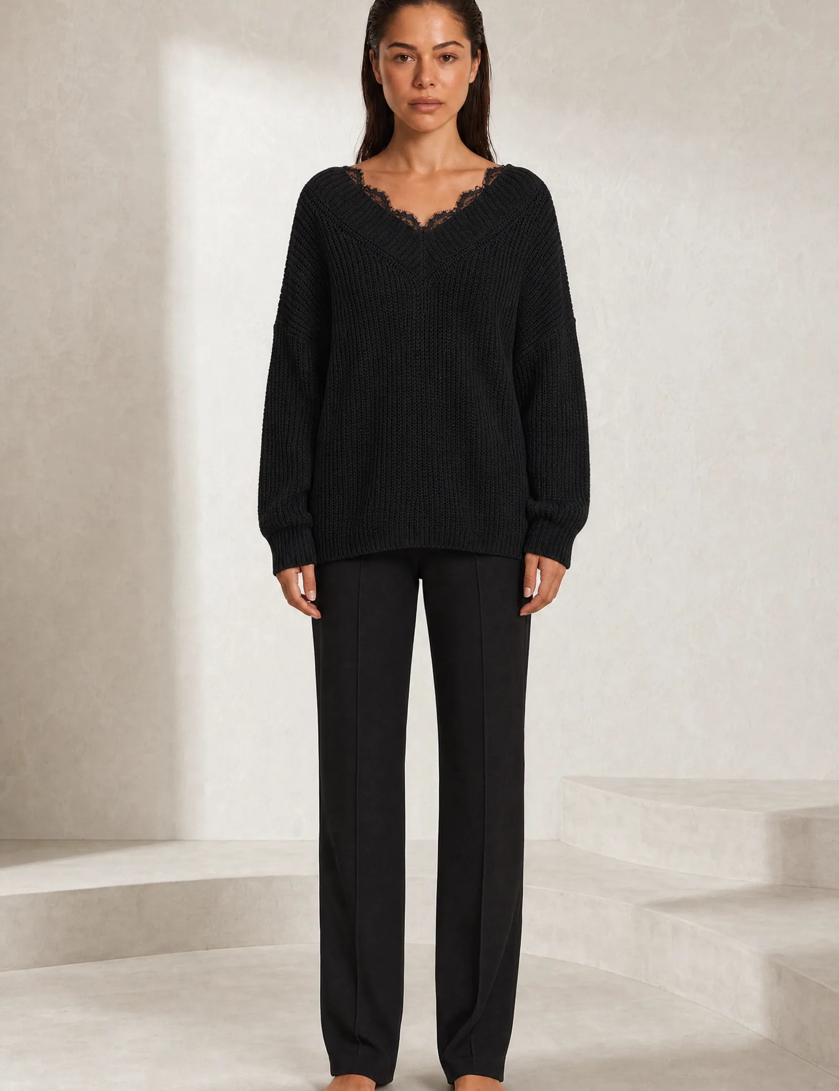 Pull col V à dentelle | Lounelle Paris