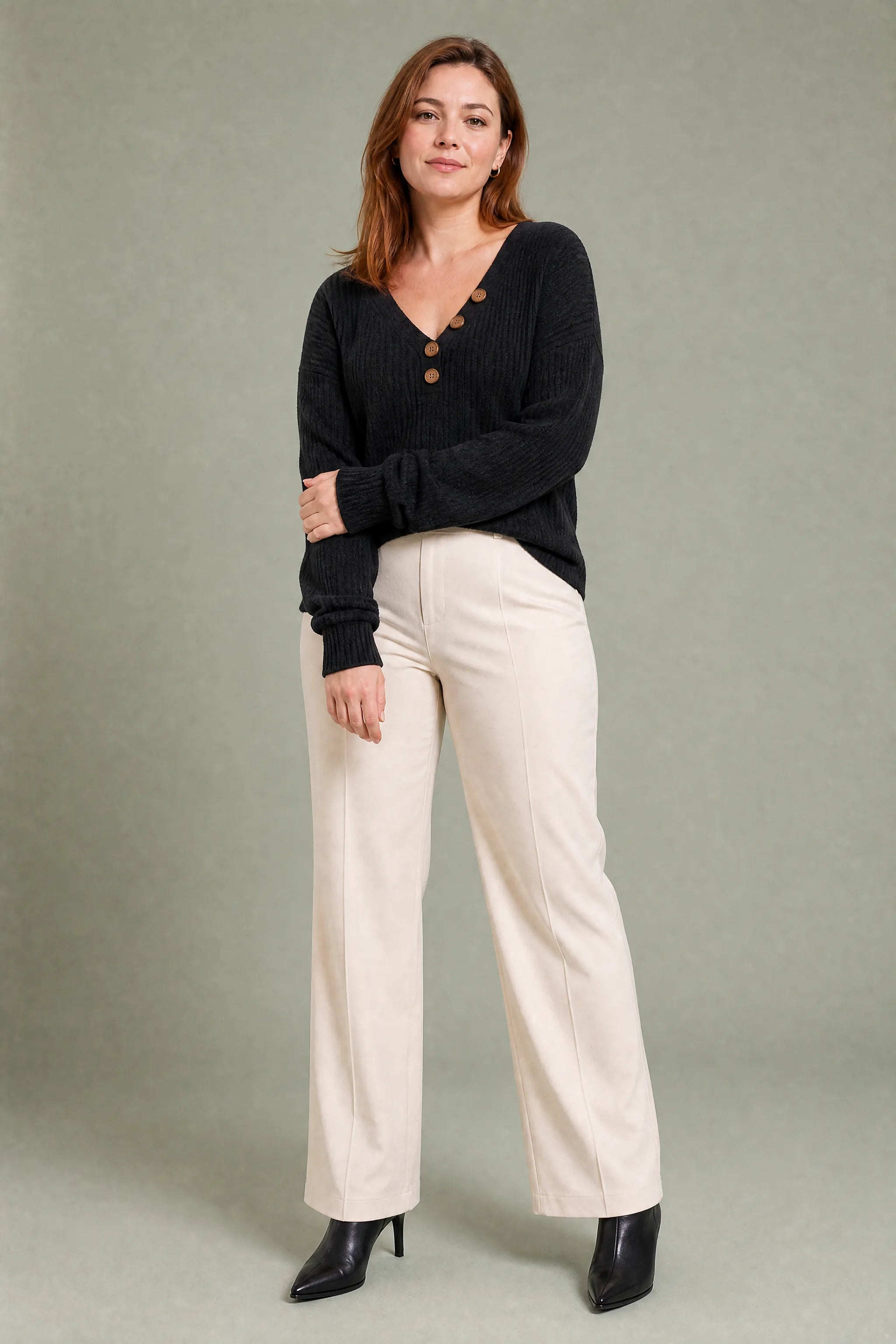 Pull col V maille gaufrée | Porté sur une autre silhouette | Lounelle Paris