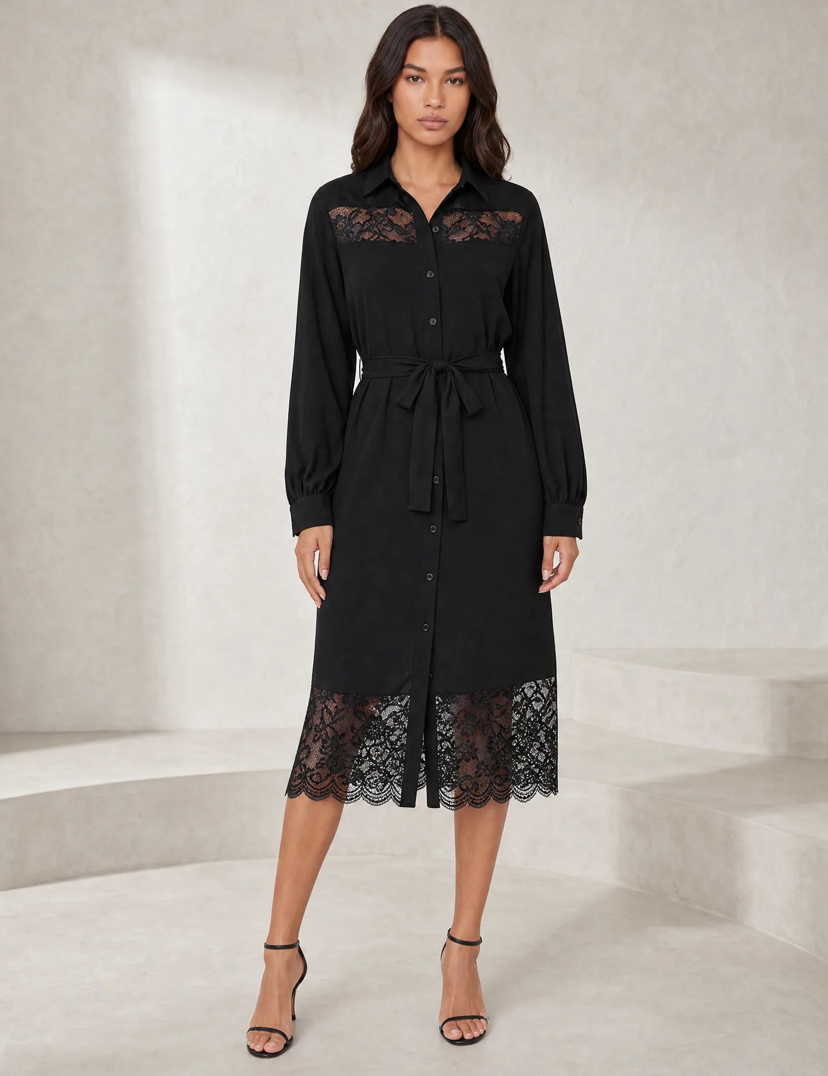 Robe chemise noire à dentelle | Lounelle Paris