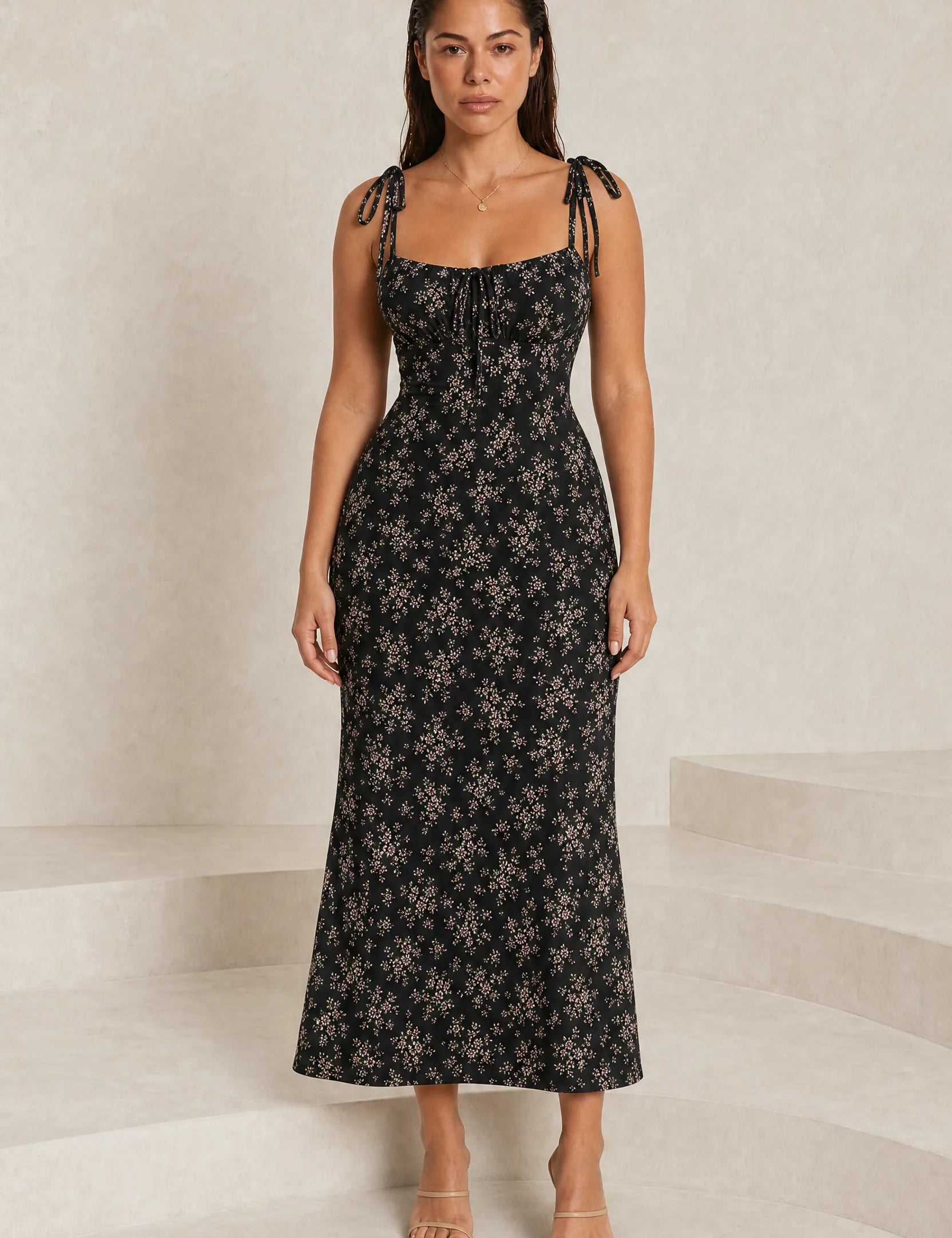 Robe fleurie ajustée dos ouvert | Lounelle Paris