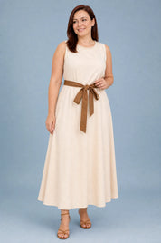 Robe longue abricot sans manches ceinturée | Porté sur une autre silhouette | Lounelle Paris