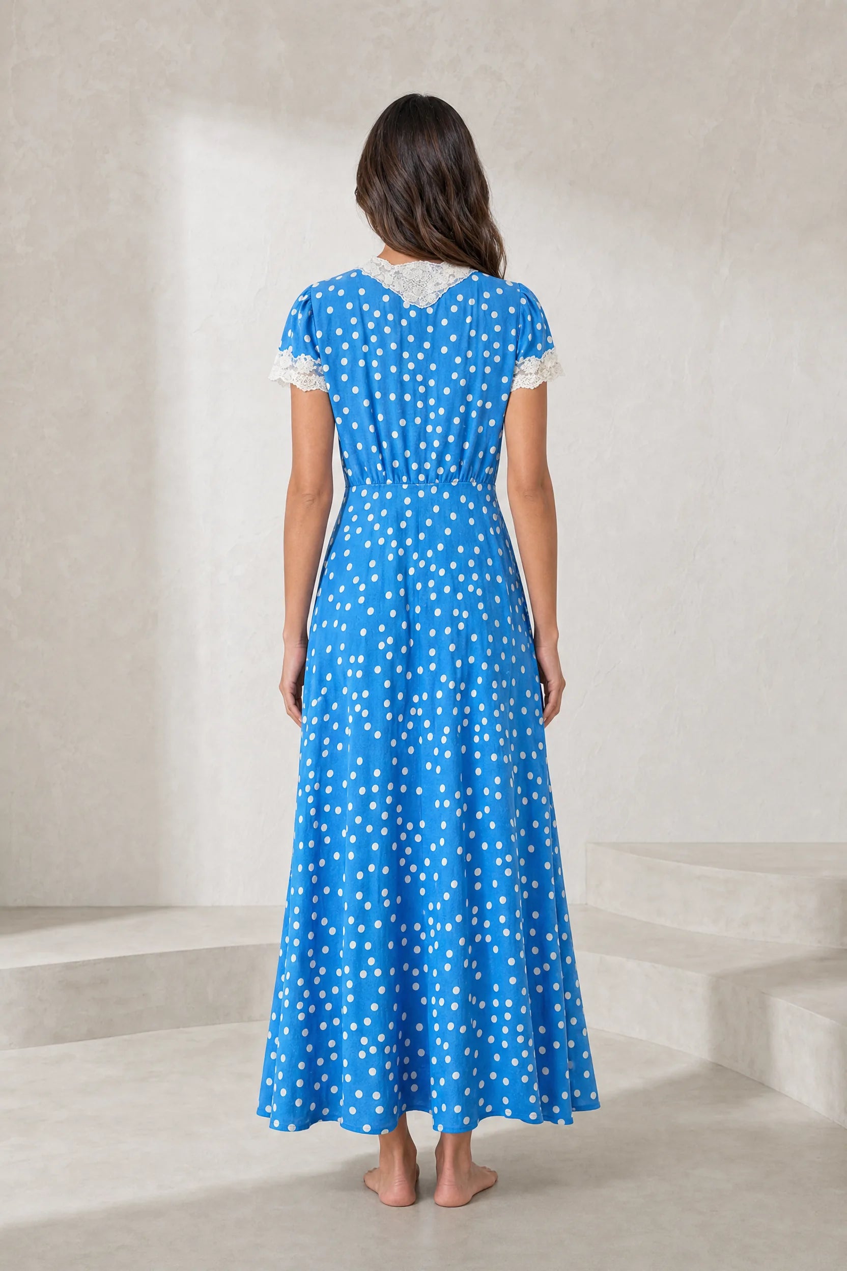 Robe longue bleue à pois col V | Lounelle Paris
