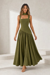 Robe longue col halter à lacets