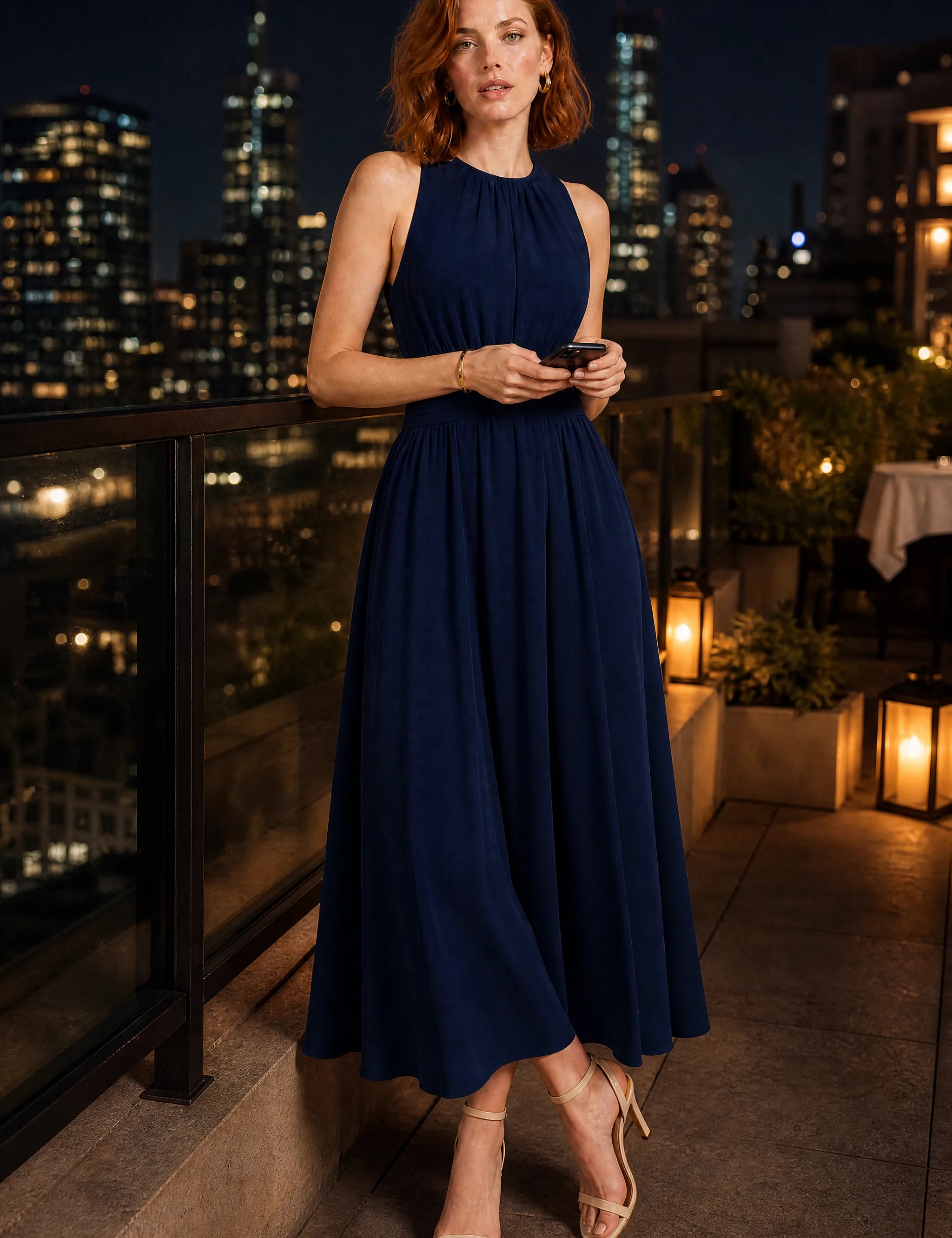 Robe longue fluide taille drapée | Variante Bleu marine - Lifestyle | Lounelle Paris