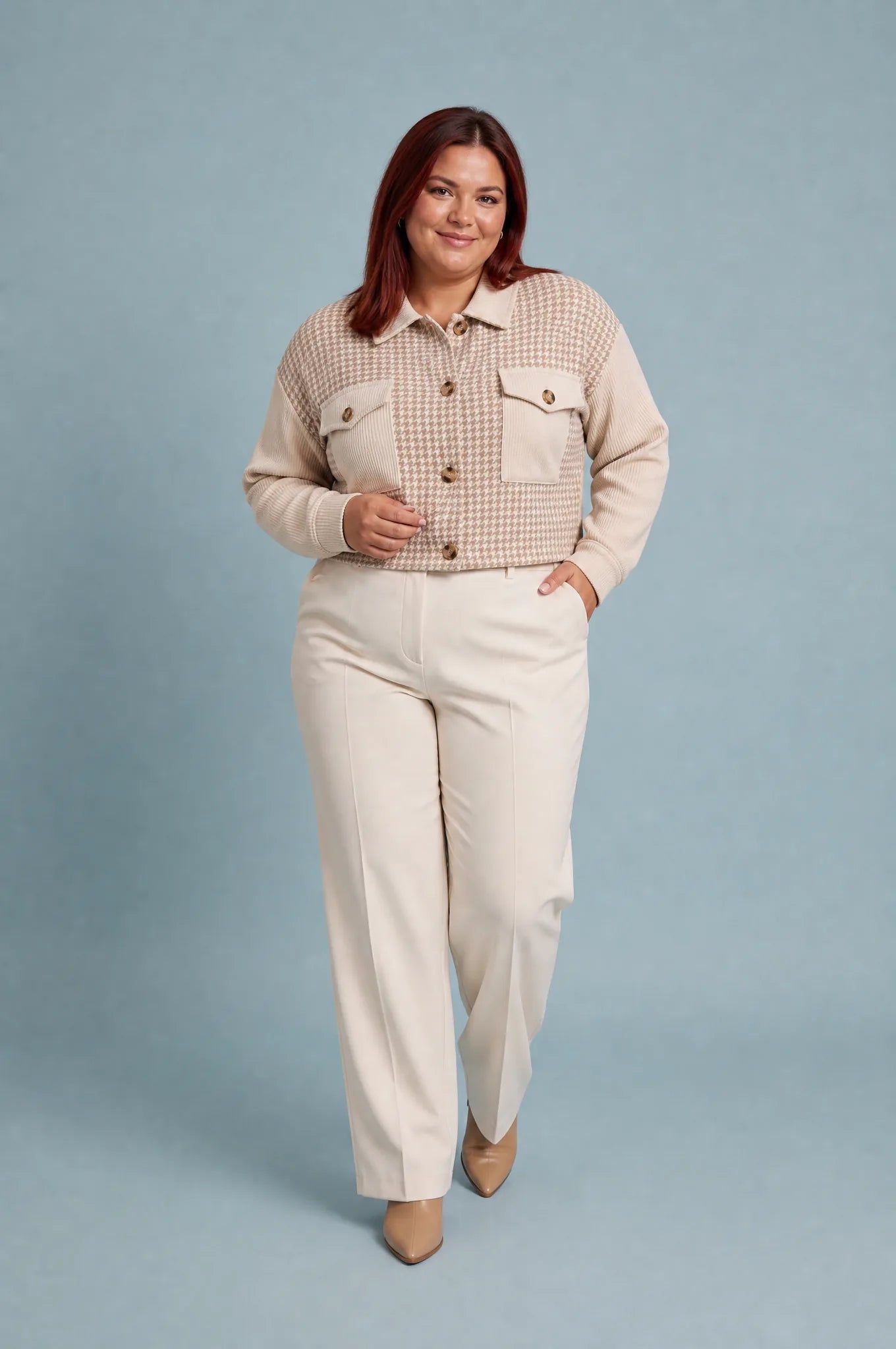Veste beige en velours pied-de-poule | Porté sur une silhouette plus ronde | Lounelle Paris