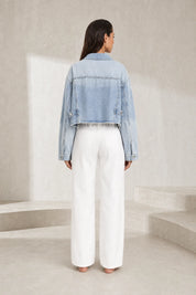 Veste en jean bleu clair courte effilochée | Lounelle Paris